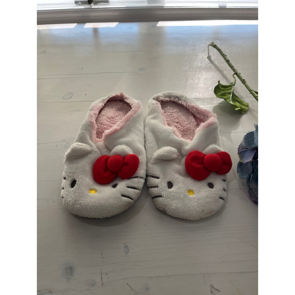 Hello Kitty Slippers White Plush Red Bow‎ Sanrio Women's size 8